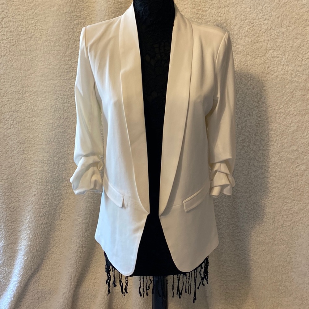 Women’s White Ovi Blazer. Size Small